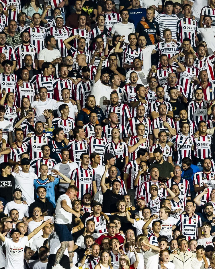 Willem II - NAC in vol huis