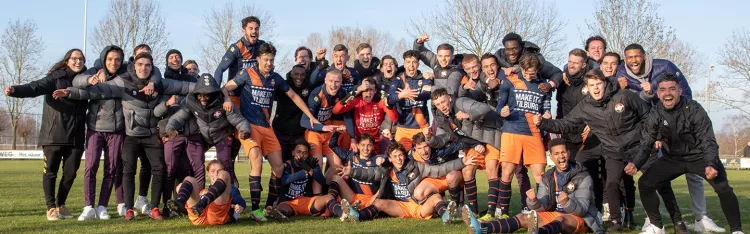 O21 deelt punten met De Graafschap en promoveert