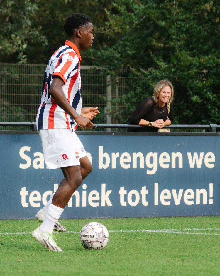 O21 wint ook van directe concurrent