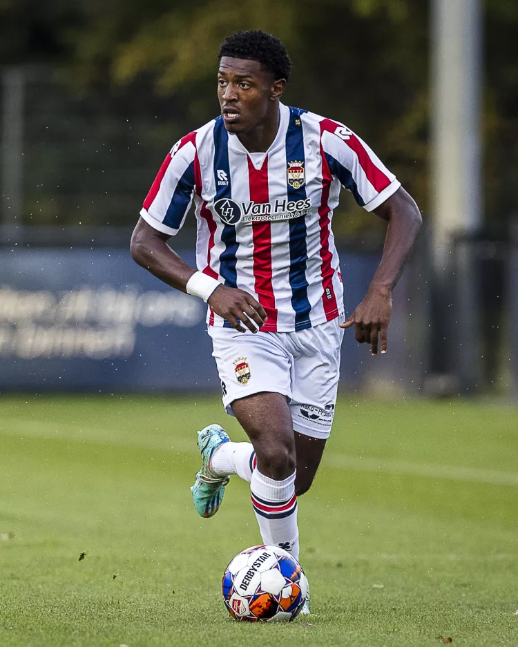 O21 in doelpuntrijk duel langs Excelsior