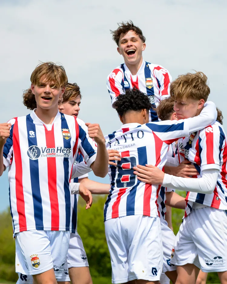 Willem II O17 maakt herinneringen voor het leven tijdens Brits voetbalavontuur