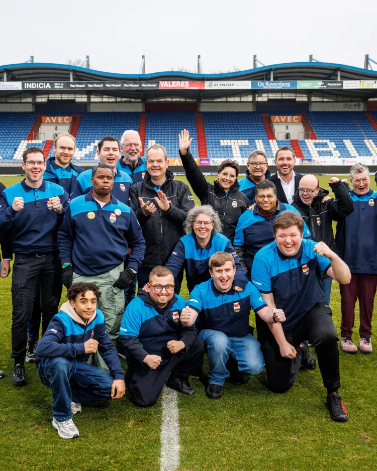 Kristels Fashion levert bijdrage aan nieuwe kleding Amarant Serviceteam