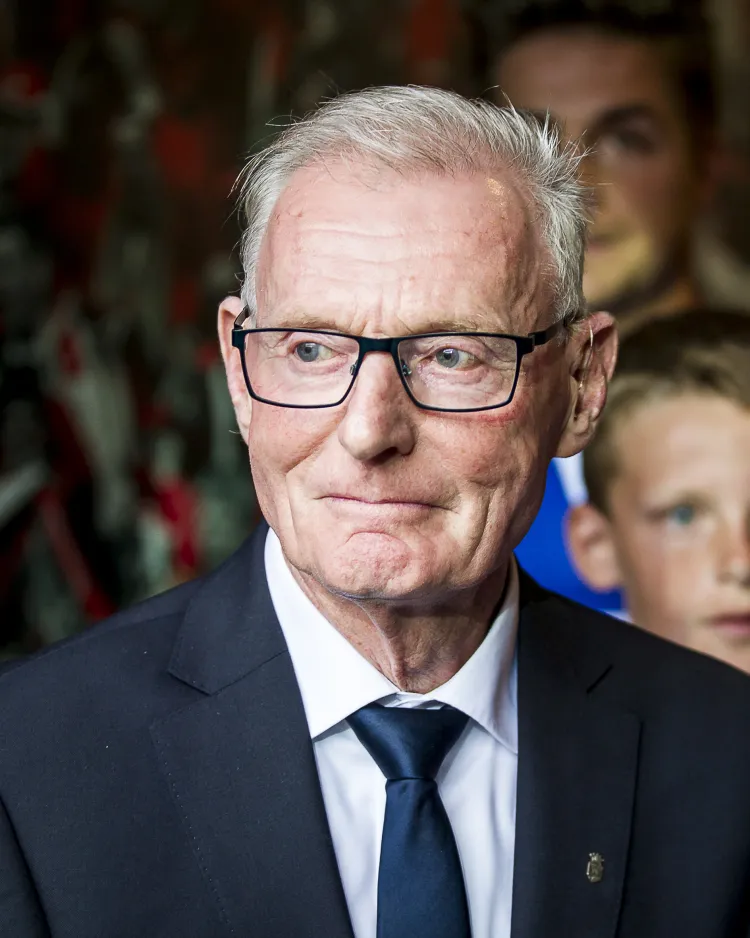 In Memoriam: Cor Stolzenbach