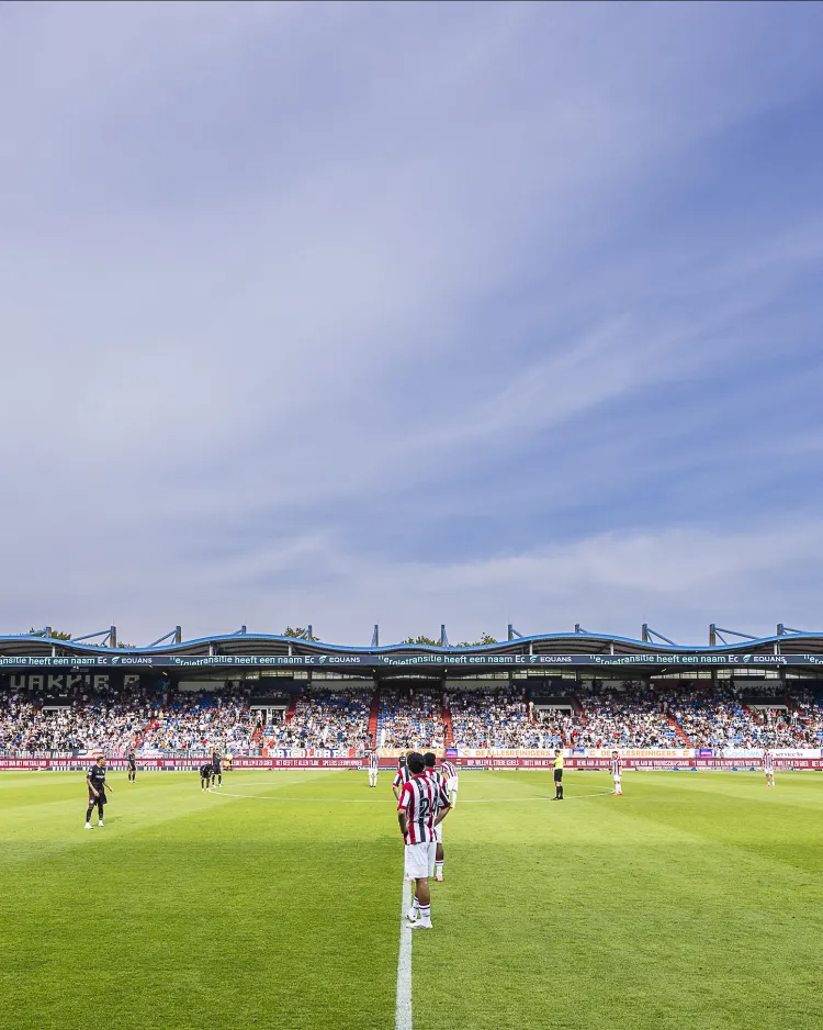 LED-boarding maakt debuut in Koning Willem II stadion
