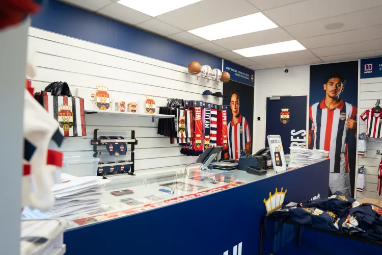 Willem II artikelen verkrijgbaar bij van Gool Sport en Liefz Zandboer