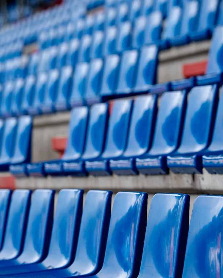 Extra kaarten op hoofdtribune in de verkoop